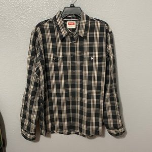 Men’s Wrangler Casual Button Down Shirt. Size Large